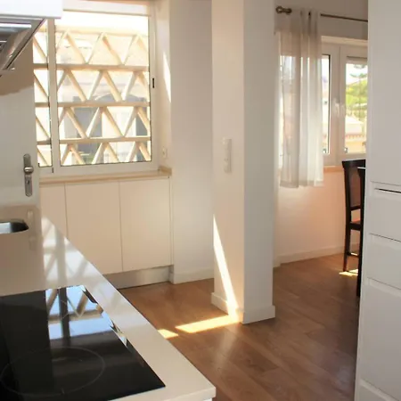 Sunny In Apartment Lisbon